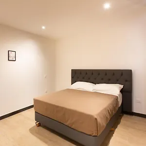Leonard De Vinci Ii Hotel